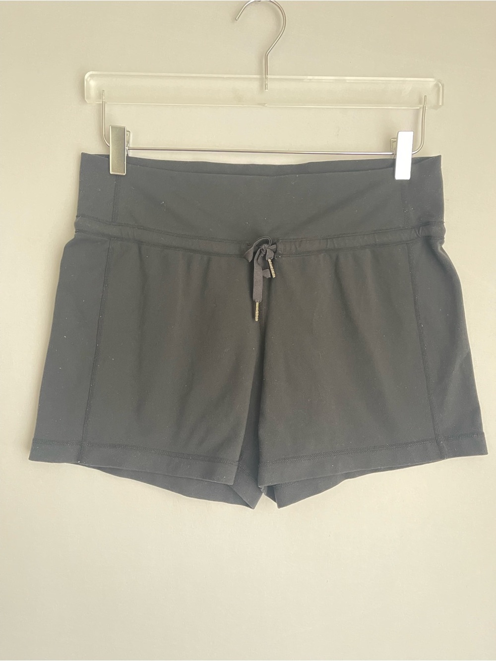 Lululemon Black Knock Out Shorts 8 Luon